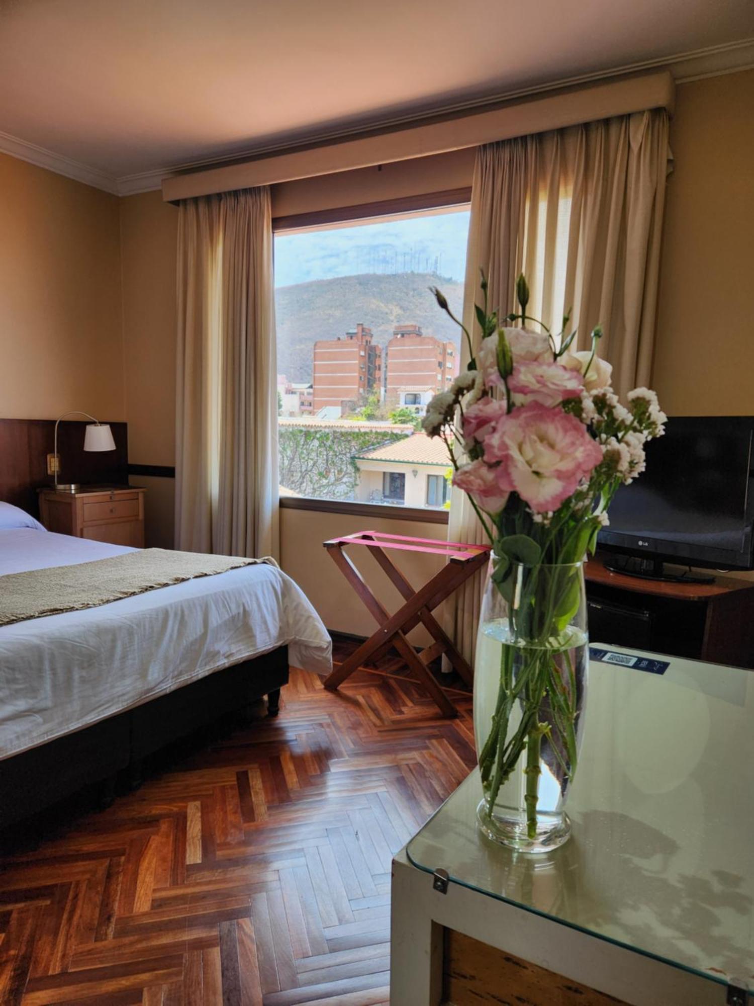 Hotel Boutique La Candela Salta Exterior photo